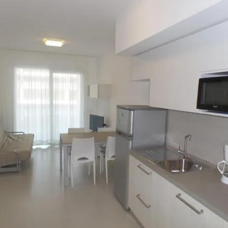 Apartment Bright With Rooftop Pool *