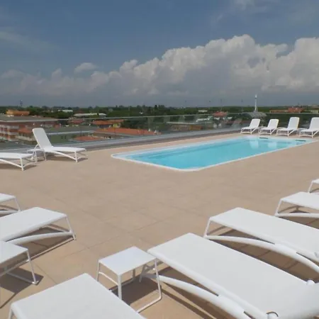 Bright With Rooftop Pool * Bibione