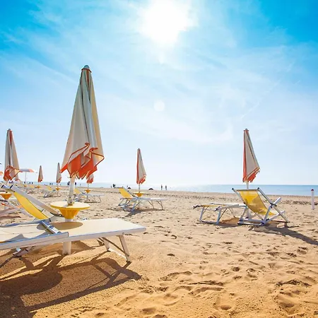 Apartment Bright With Rooftop Pool Bibione