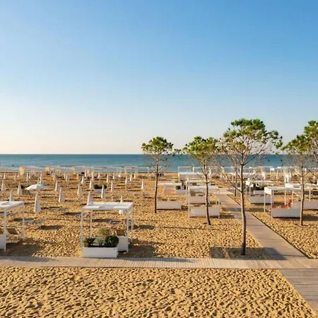 Bright With Rooftop Pool Apartment Bibione